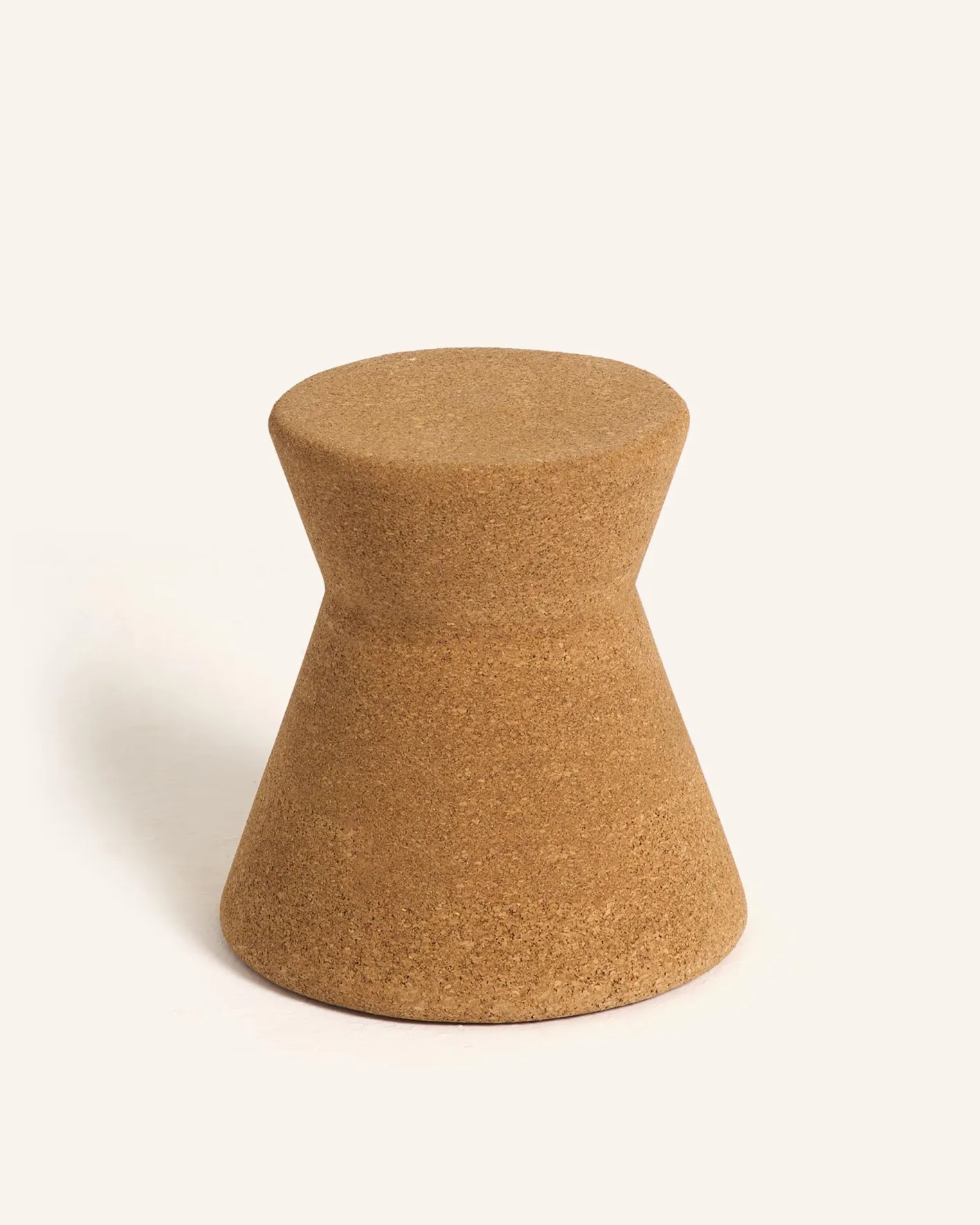 Taburetes-Hannun Taburete Hourglass